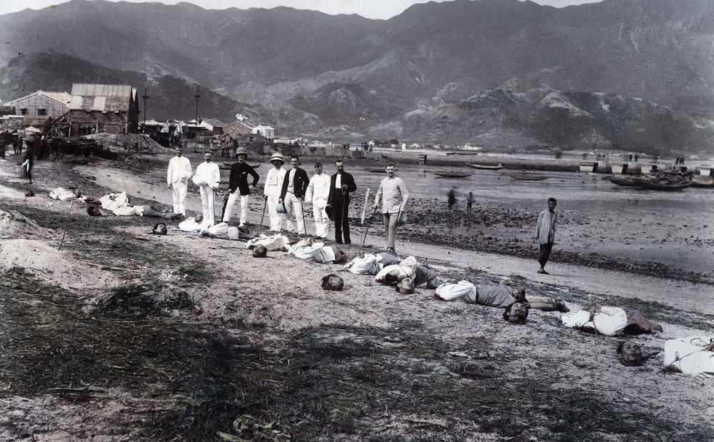 Five
                        pirates beheaded for piracy on 17 April 1891 in
                        Kowloon, Hong Kong (Source:
https://commons.wikimedia.org/wiki/File:1891-04-17_Kowloon_Walled_City_beheaded_pirates.jpg)