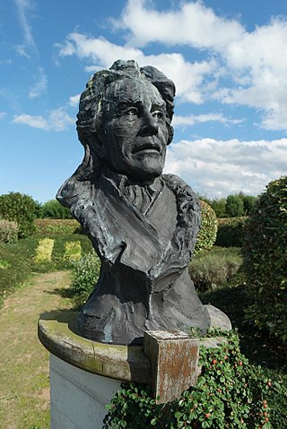 Alexandre Olivier Exquemelin in Garden of
                      Personalities in Honfleur (Source: evergreen68 @
                      Wikimedia Commons)