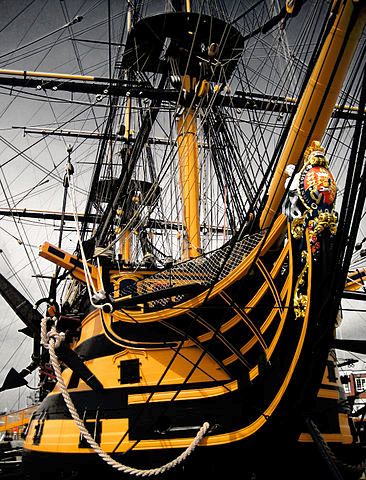 Bow of HMS
                      Victory by Jamie Campbell (Source: Wikimedia
                      Commons)