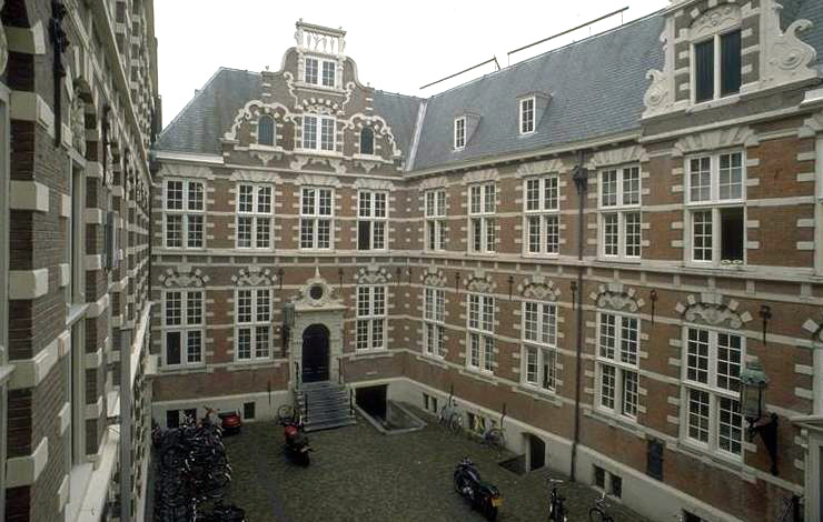 Oostindische Huis,
                      VOC HQ in Amsterdam