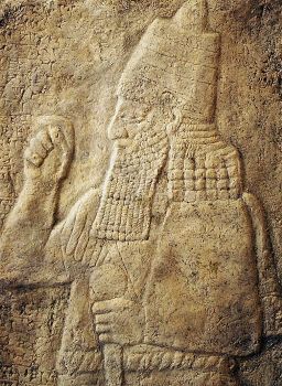 Sennacherib
                        (https://commons.wikimedia.org/wiki/File:Sanherib-tr-4271.jpg)