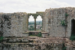 Raglan
                  Castle Apartments